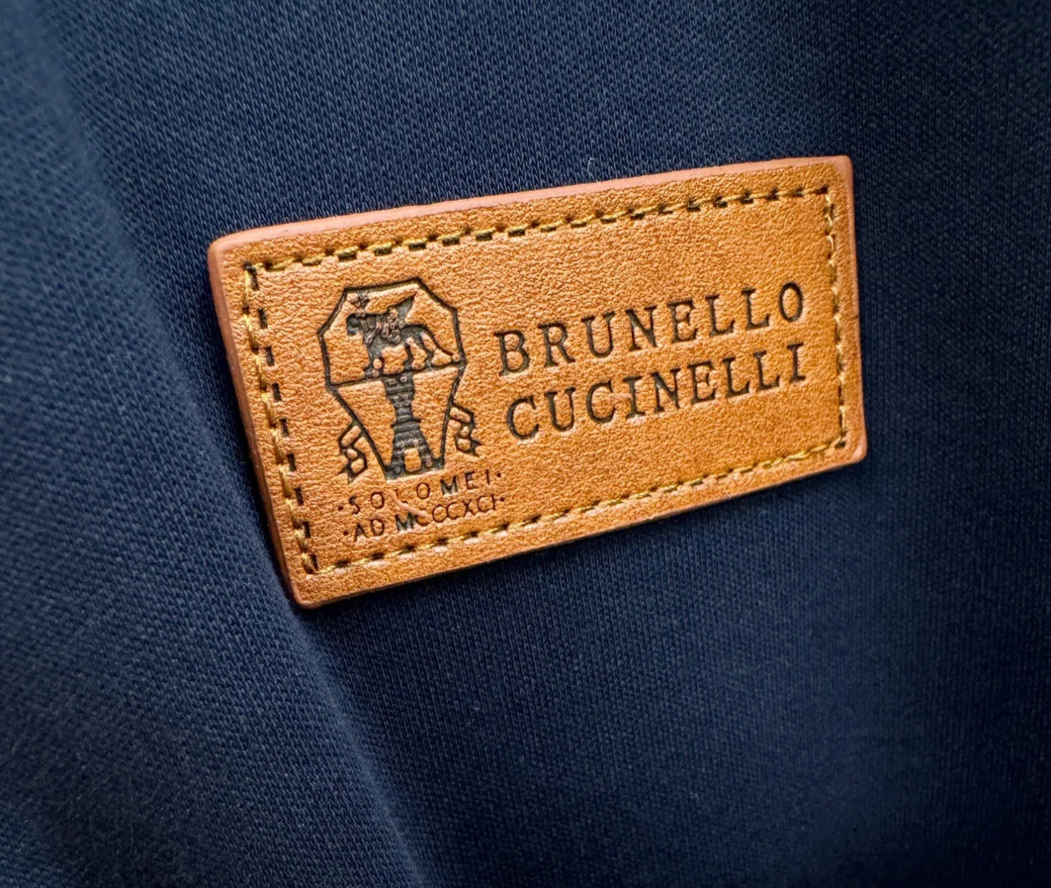 , BC Bruti's 2026 spring and summer New Arrival first counter, the latest New Arrival lapel short sleeves, mercerized cotton fabric, Premium customization, avant-garde and fashionable design! The brand logo is designed with heavy craftsmanship. It feels soft. It is comfortable to wear. It has exquisite counter-level stitching. It has fine workmanship. The upper body effect is incomparably handsome! A must-have item for a stylish man! Sizes:M-4XL